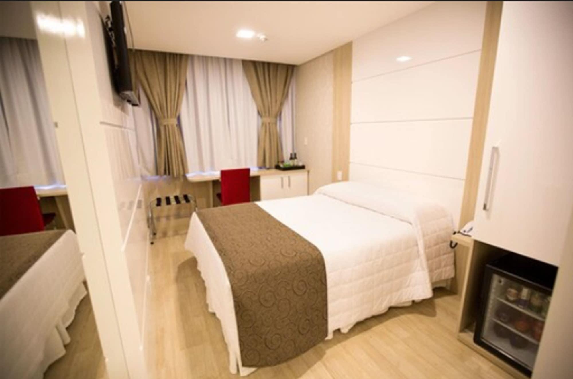 Holiday & Business Hotel - Em Frente Ao Centro De Eventos E Arena Conda Chapecó Esterno foto