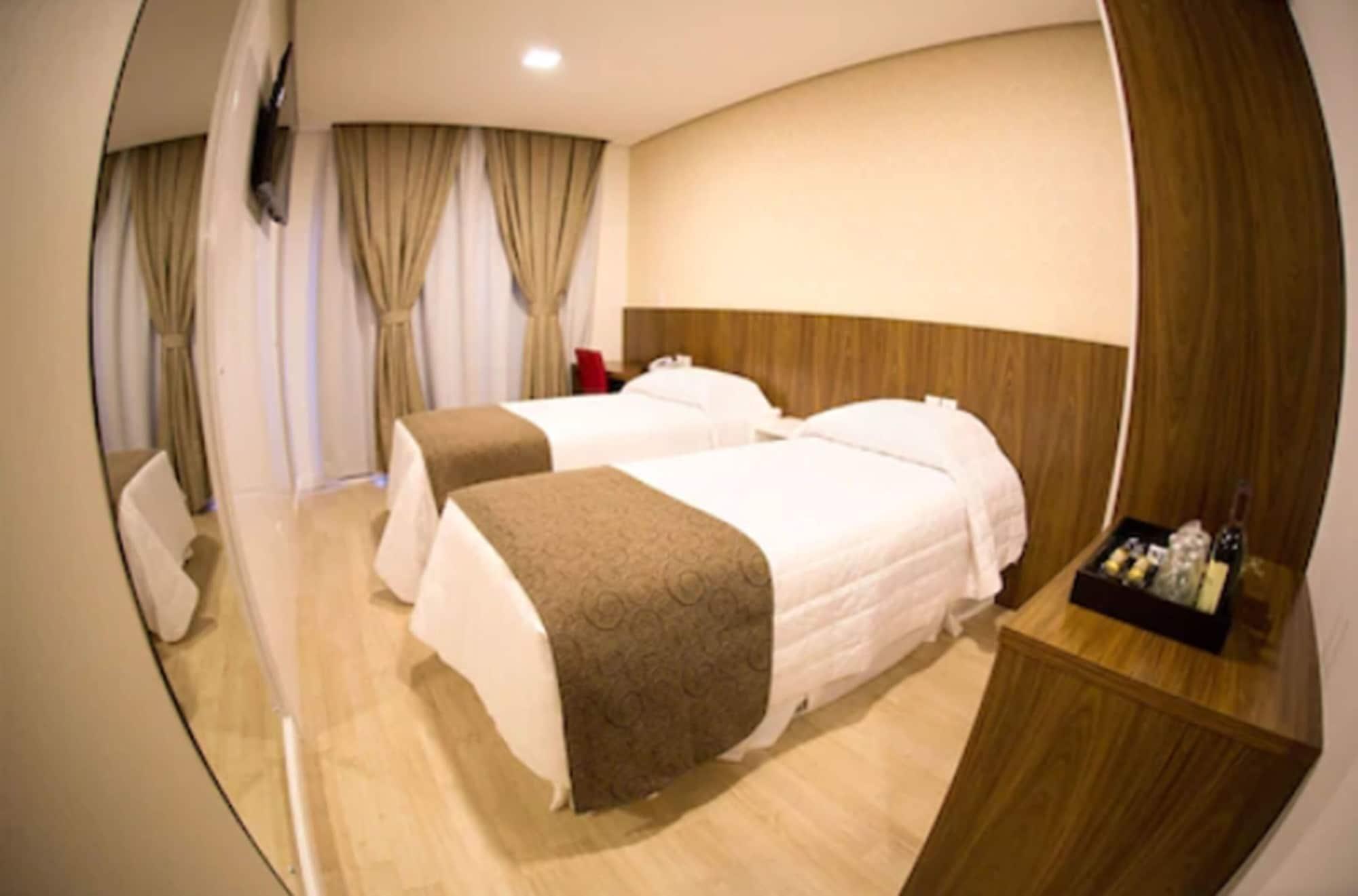 Holiday & Business Hotel - Em Frente Ao Centro De Eventos E Arena Conda Chapecó Esterno foto