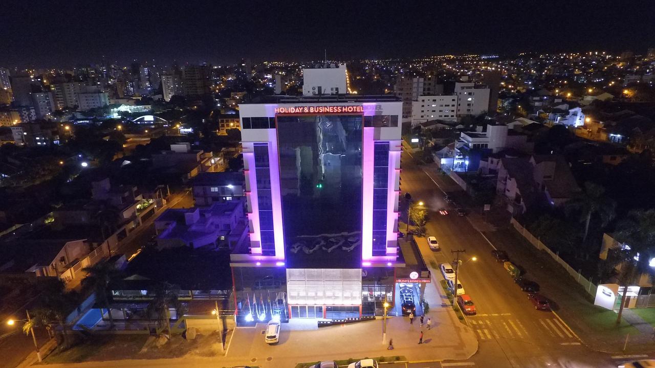 Holiday & Business Hotel - Em Frente Ao Centro De Eventos E Arena Conda Chapecó Esterno foto