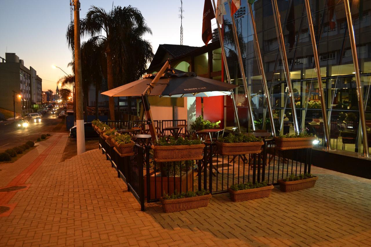 Holiday & Business Hotel - Em Frente Ao Centro De Eventos E Arena Conda Chapecó Esterno foto
